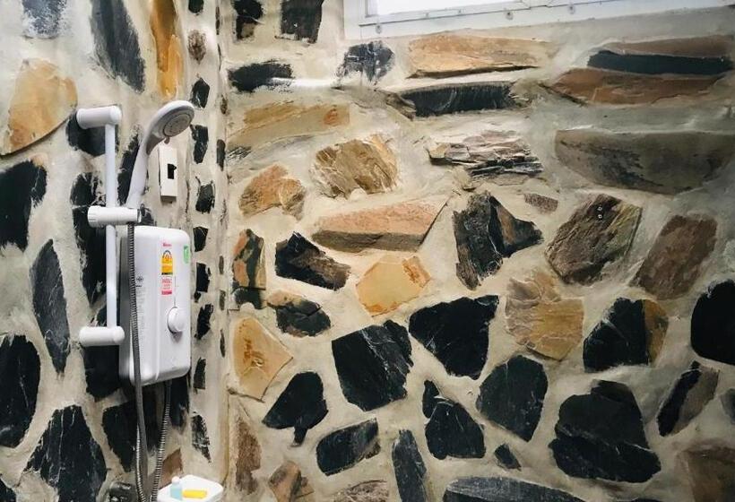 Family bungalow with view, Panutsaya Homestay