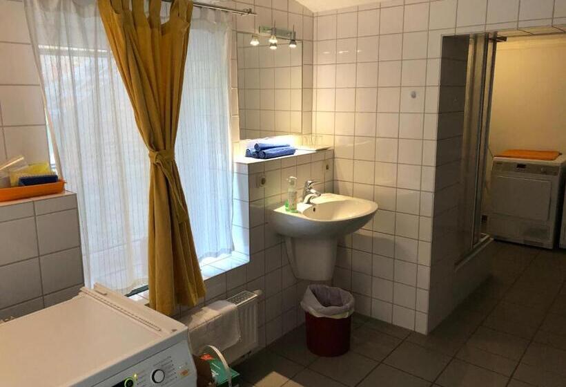 استودیو خانوادگی, Hof Märkische Heide