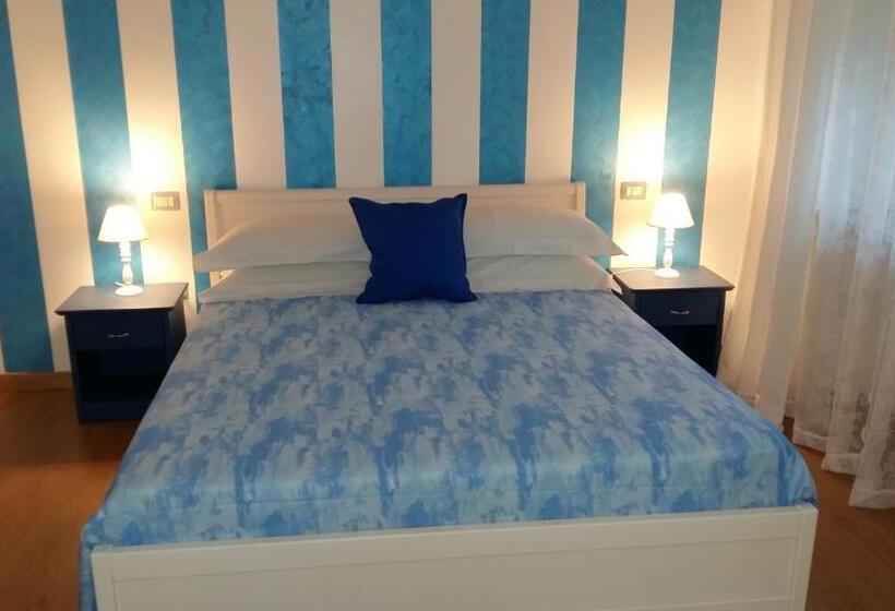 Трехместный Номер Deluxe Вид на Море, B&b Una Rotonda Sul Mare