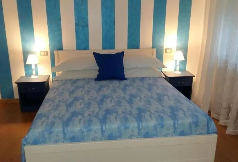 オーシャンビューのデラックストリプルルーム, B&b Una Rotonda Sul Mare