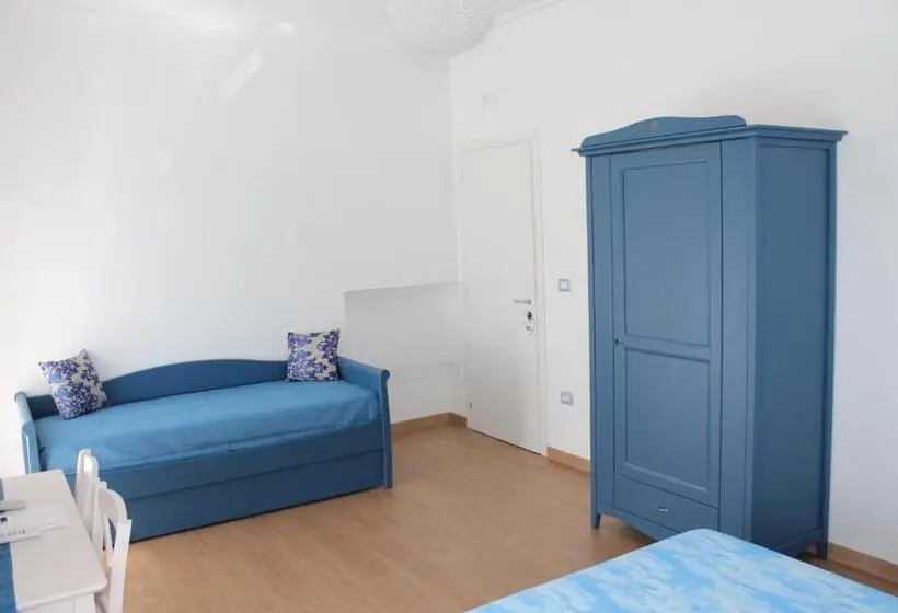 オーシャンビューのデラックストリプルルーム, B&b Una Rotonda Sul Mare