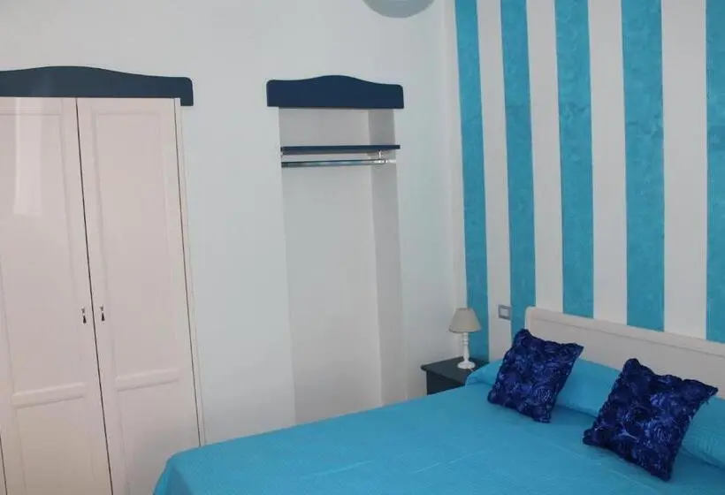 ４ベッドルームクラシックタイプ, B&b Una Rotonda Sul Mare