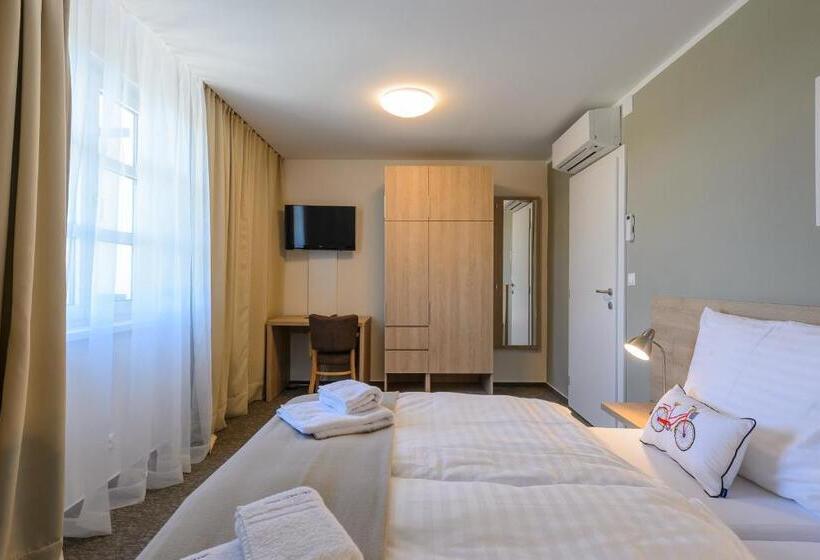 标准间, Pension Kral