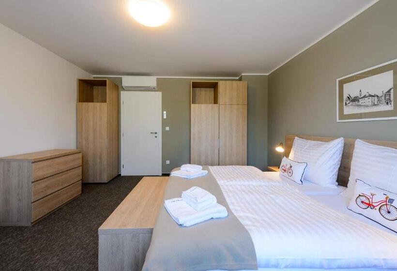 家庭套房, Pension Kral