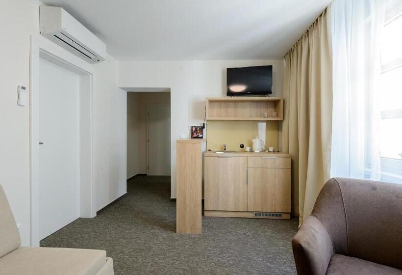 家庭套房, Pension Kral