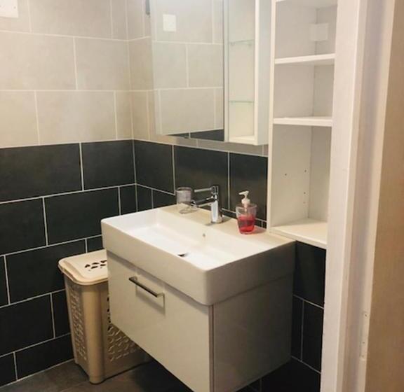 بانگلوی استاندارد, Chambres D Hôtes Du Domaine Des Doudous