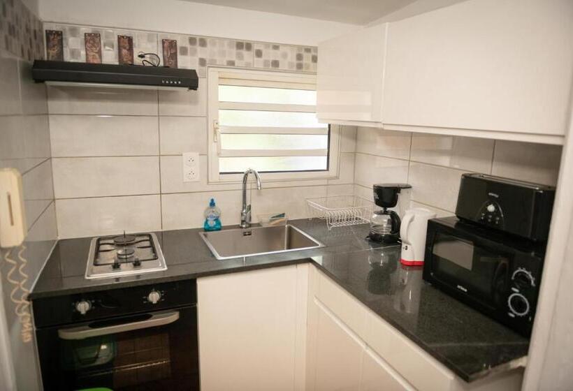 بانگلوی استاندارد, Chambres D Hôtes Du Domaine Des Doudous