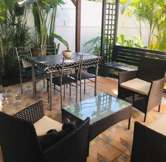 بانگلوی استاندارد, Chambres D Hôtes Du Domaine Des Doudous