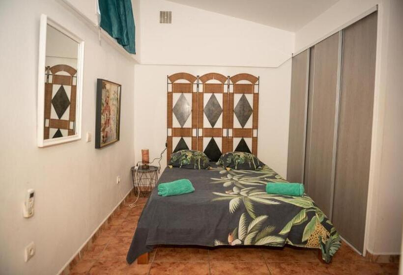 بانگلوی استاندارد, Chambres D Hôtes Du Domaine Des Doudous