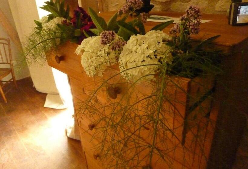 Номер Стандарт, La Cle D Escamps