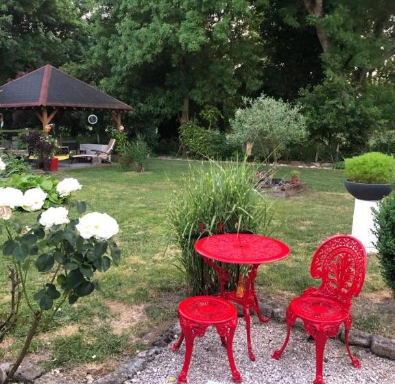 ２ベッドルームアパートメント, St Pasha