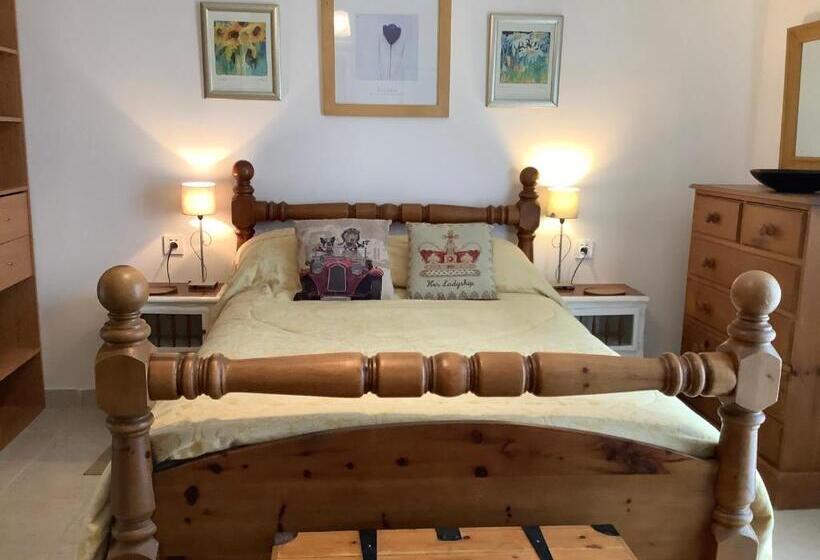 ガーデンビュースタンダードルーム, St Pasha