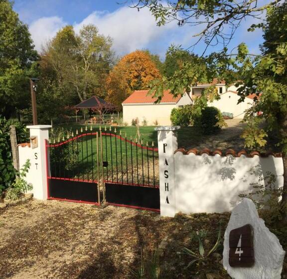 ２ベッドルームアパートメント, St Pasha