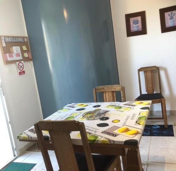 ２ベッドルームアパートメント, St Pasha