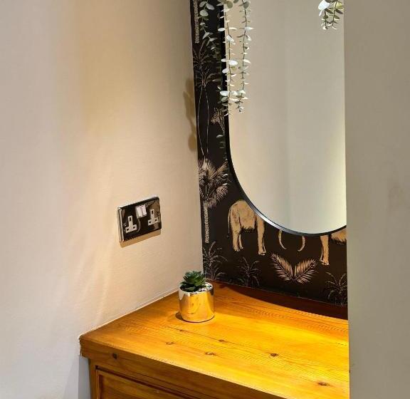 豪华房间, Bay Horse