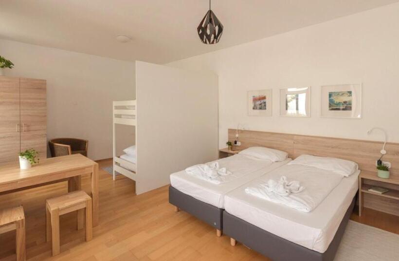 اتاق خانوادگی, Metro Apartments Vienna