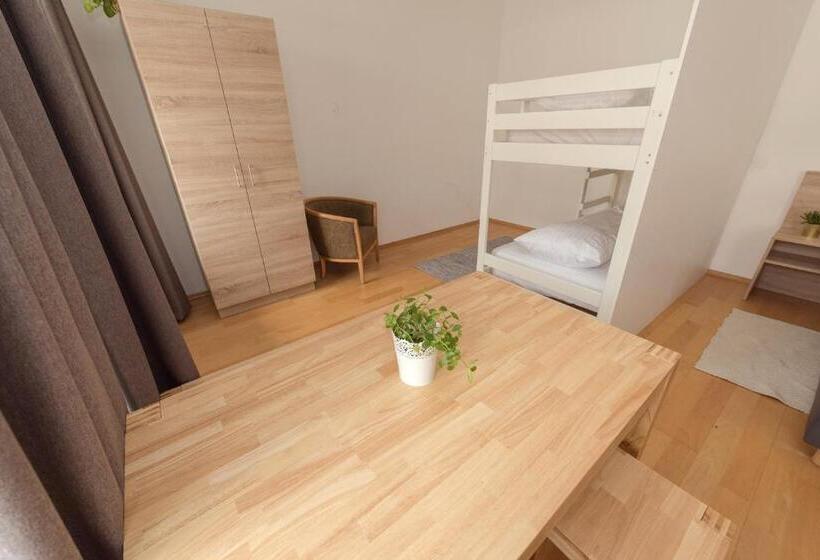 اتاق خانوادگی, Metro Apartments Vienna