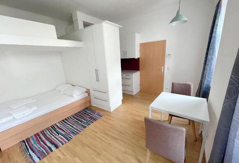 استودیوی استاندارد, Metro Apartments Vienna