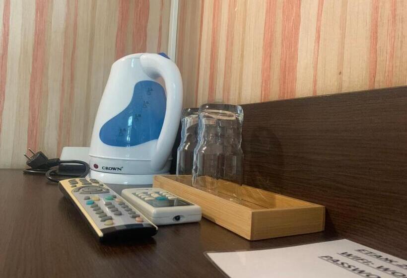 اتاق استاندارد, Roger S