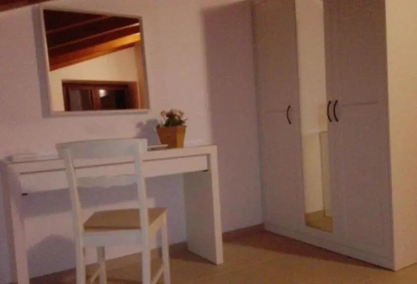 デラックスファミリールーム, B&b Villa Di Bartolomeo