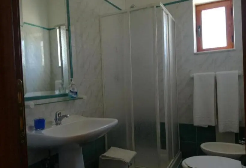 バルコニー付きスタンダードトリプルルーム, B&b Villa Di Bartolomeo