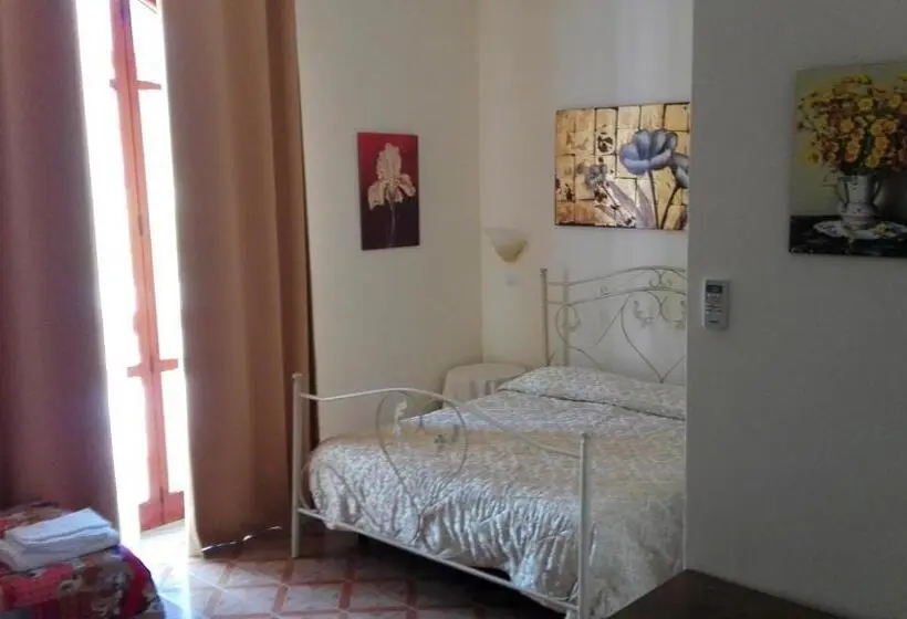 バルコニー付きスタンダードトリプルルーム, B&b Villa Di Bartolomeo