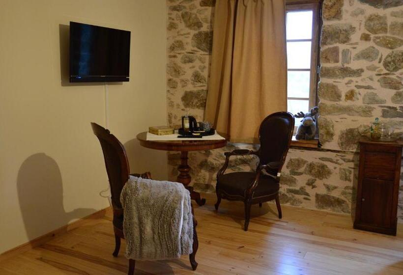 Номер Стандарт Вид на Горы, Chambres Et Table D Hôtes Du Péré