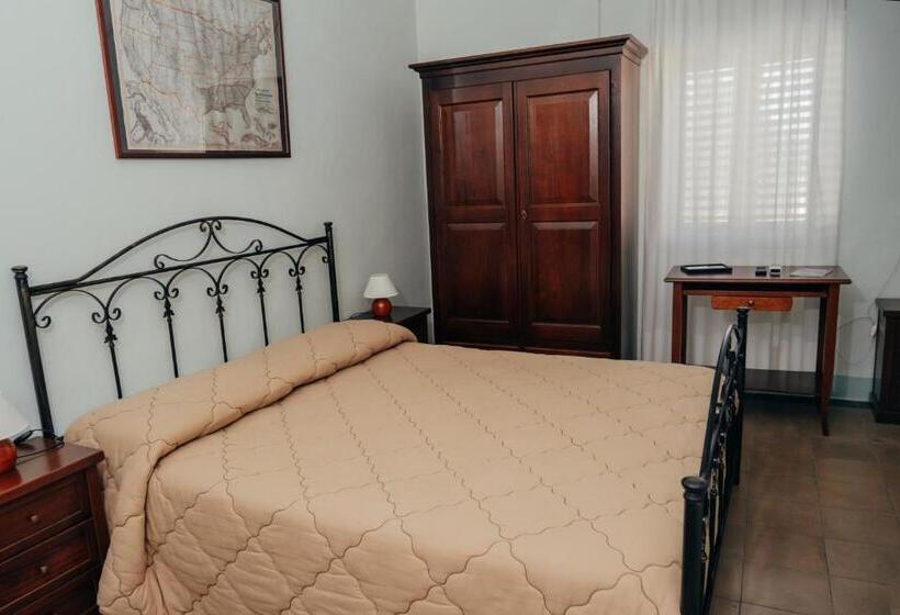 Номер Стандарт Трехместный, La Casa Dellamericano   Casa D Epoca Anni  30