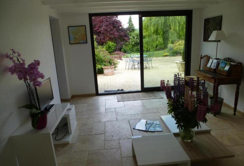 套房带园景, Le Clos Des Cordeliers