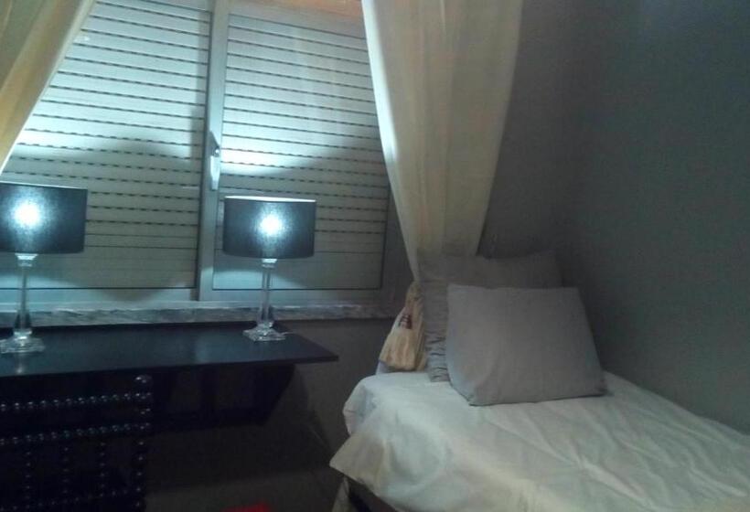 غرفة قياسية, Miguel Torga Room