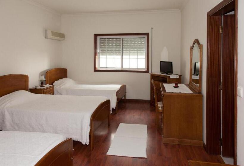 غرفة قياسية ثلاثية, Residencial O Trindade