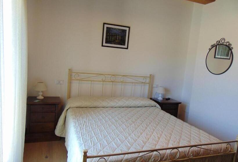 バルコニー付きスタンダードルーム, Agriturismo Rocca Del Nera