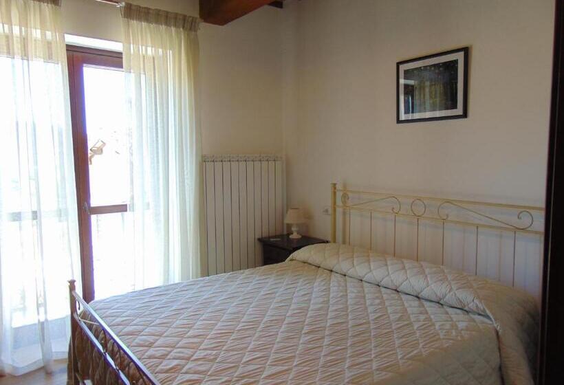 バルコニー付きスタンダードルーム, Agriturismo Rocca Del Nera