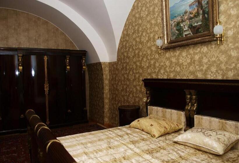 חדר דלוקס, Zámek Světlá Nad Sázavou