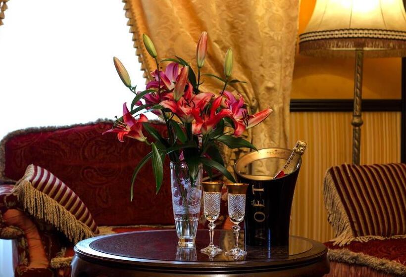 סוויטת סופריור, Zámek Světlá Nad Sázavou