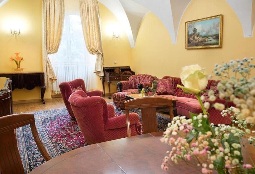 סוויטה, Zámek Světlá Nad Sázavou