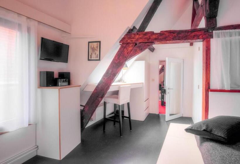 חדר סופריור, Mons Dragon House