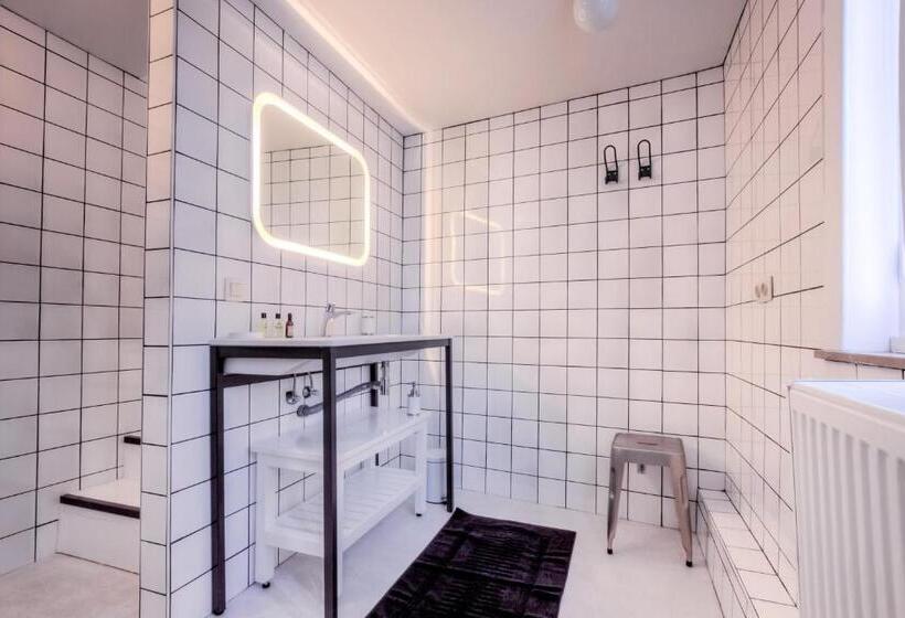 בית, חדר שינה 1, Mons Dragon House