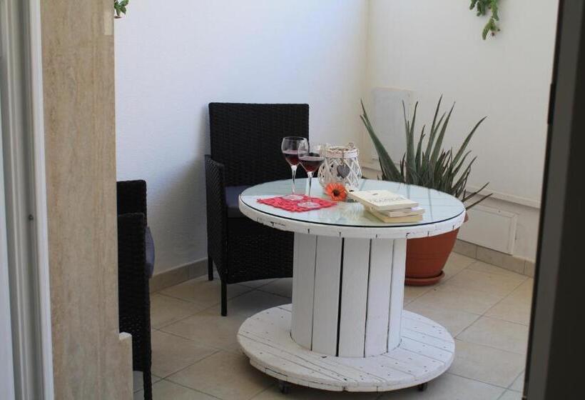 Номер Стандарт, B&b Cafe  Fausu