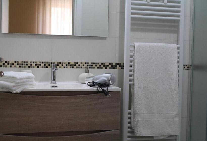 חדר סטנדרט לשלושה, B&b Cafe  Fausu