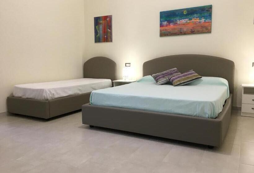 חדר סטנדרט לארבעה, B&b Cafe  Fausu