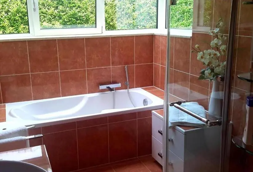 سوییت با چشم‌انداز باغ, B&b Prince D’orange Waterloo