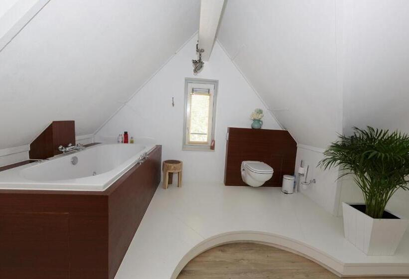 Люкс Deluxe Кровать Кинг, El Puerto Bed And Breakfast