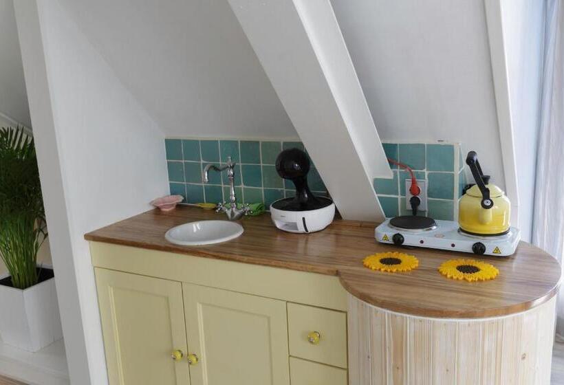 Люкс Deluxe Кровать Кинг, El Puerto Bed And Breakfast