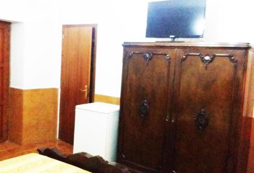 Quarto Estandar, Mas Pericay