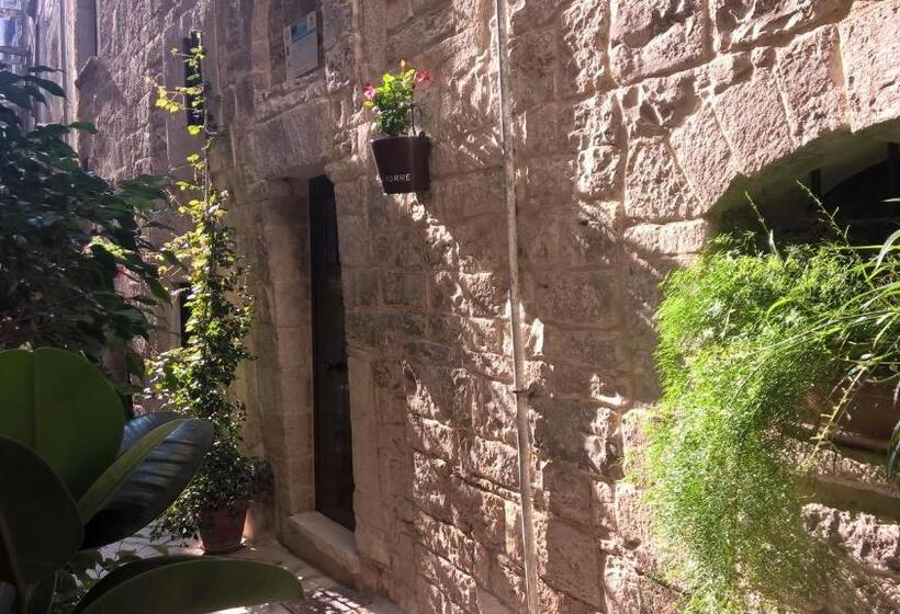 复式房间, La Piccola Torre