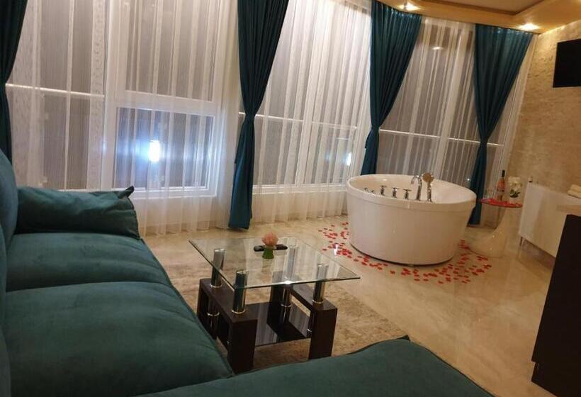 إستوديو ديلوكس, Safi