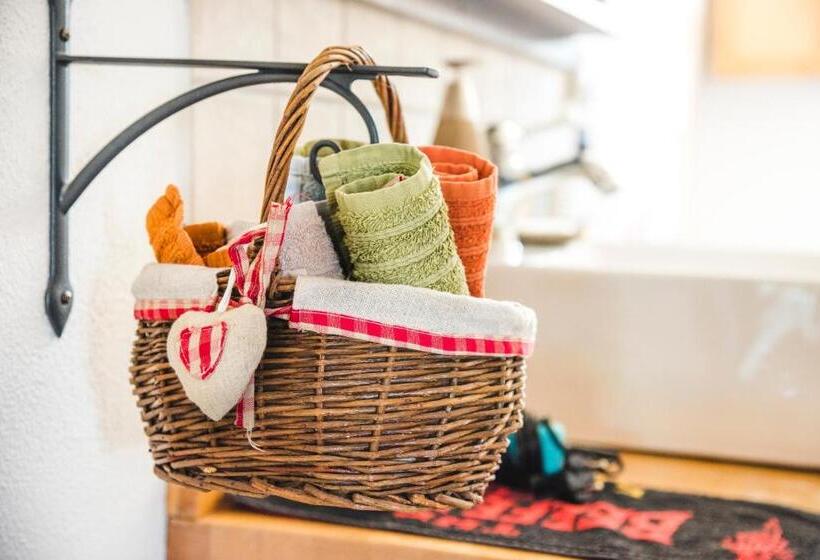 Quarto Basic, Relais Des Roches