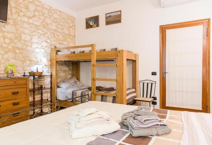 Quarto Basic, Relais Des Roches