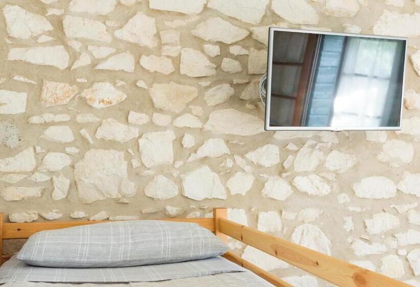 Номер Стандарт, Relais Des Roches